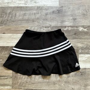 Adidas skort size M10/12